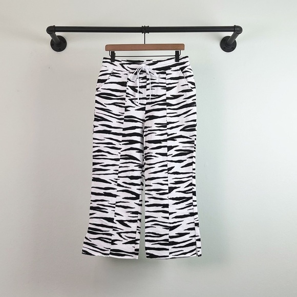 NWT 525 America Zebra Cropped High Waist Lounge Pants While/Black - Picture 6 of 9
